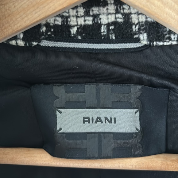 Riani wool blend cropped jacket size 10 - Picture 7 of 16